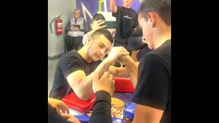 Армрестлинг🦾 #armwrestling #мма #армрестлинг #бой #качалка #бои