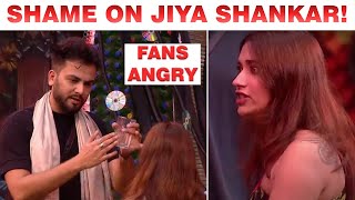 Fans Are Upset As Jiya Shankar Gives Elvish Yadav Soap water To drink  #bigbossott  #elvishyadav