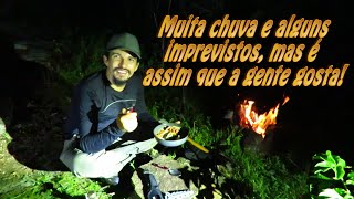 Pernoite solitário em meio a Caatinga numa noite chuvosa