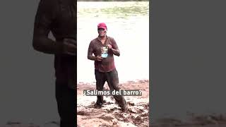 En el barro, la ingeniosa campaña de Cacho Bárbaro