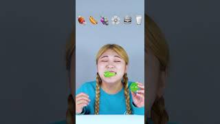 하이유의 틱톡 이모티콘🍭🍫🍦🍔🍓 먹방ㅋㅋ  HIU TIKTOK Emoticon MUKBANG #Shorts | HIU 하이유