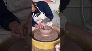 Throwing a bowl on the pottery wheel #potterywheel #pottery #ceramics #clay #ceramicbowl #relaxing