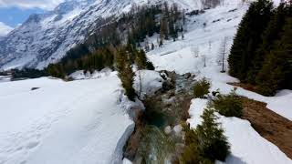 Schweiz Sustenpass FPV Drohne Flugaufnahme Fluß&Schnee