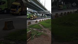 Bus Telolet  Melaju Di Jalan Tol