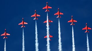 4Kᵁᴴᴰ RAF Red Arrows Aerobatic Team - Spectacular Full-Looping-Display !!