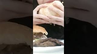 #shorts mukbang Hamburger/asmr yummy food/ اسمر همبرگر /موکبانگ ایرانی