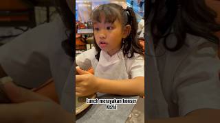 Makan enak #daughter #mom #dad #family #short #shorts #lunch #grandindonesia