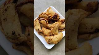 নারকোল এর কান মুচরি//Coconut stuffed Pakodas #coconut #recipe #shorts