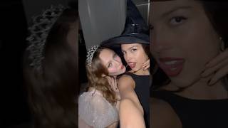 Olivia Rodrigo and Iris Apatow EATING