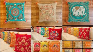 guest room kre decor beautiful cushion ke sath