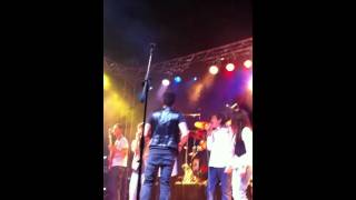 Non mollare mai   Thomas grazioso con la sua band i MUFFIN e i ragazzi di IO CANTO live FORMIA 2010