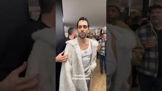 #Mahmood alla sfilata di #dolcegabanna  alla #mfw❤️🤣 #youtubeitalia #musica #shorts #video #sub