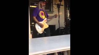 J mascis Playing Wren and Cuff Caprid fuzz