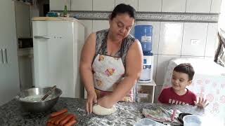 Enrolado de Salsicha (Hot Dog) - Lucimara Camilo