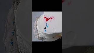 how to apply two colour on the sides of the cake