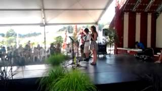 Young maori people singing