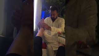 Sanjay Dutt Giving Amazing Husband goal by giving foot massage to his loved wife "Manayata" #shorts