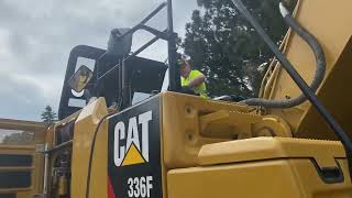 CHANGING OIL ON CATERPILLAR 336F