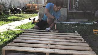 How to take apart pallets without breaking them