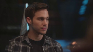 2x16 Kara & Mon-el #5