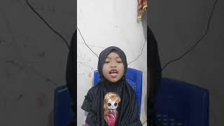 Hafidzah sedang nunggu buka puasa ngaji dulu ..surah aduhaa