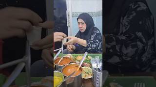 RAJA AZURA BELANJA BONDA &  IBU SAUDARA MAKAN2