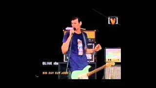 Tom Delonge - I didn't mean to fart out of my mouth