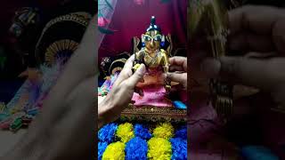 मैया मुझे जल्दी से कपड़े पहना दो 😘😍🤭🤗🙏🧿#krishnastatus #laddugopal #short #youtubeshorts