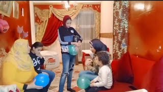 تحدى بالونات الحظ| ساره غنت فى البلكونه وندى خبطت على الجيران😂😂