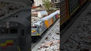 Heavy train #railfans #railroad #garden #railfans #locomotive #railway #csx #bnsf #viral  #shorts