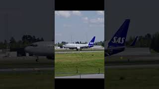 SAS 737-700 landing in slow motion #shorts #shortsvideo #sas #slowmotion #fyp #boeing #737