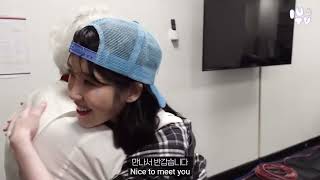 Grandpa UAENA and IU hug