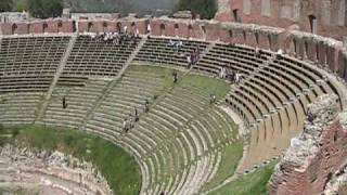 Le gradinate del teatro greco a Taormina