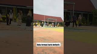 Guru SLBN Muara Bungo latihan buka formasi baris berbaris