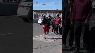 One armed breakdancer killing it, Tijuana