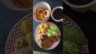 hígado frito, palta, papá amarilla y pepinillos con zanahoria #peruvianfood