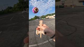 Almost wobbled off!😳🤹🌀 #kendama (@alexmitchell)