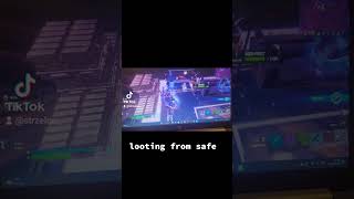 FORTNITE|LOOTING FROM SAFE