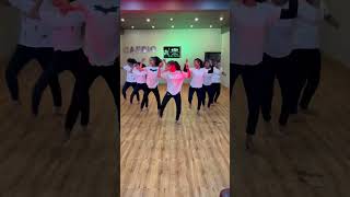 this is trending dance 😅👌 #A company 😎🤘 #Ayushi badoniya #viral #trendingshorts