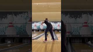 Motiv Jackal Ambush Makes It Look Easy! Or Is Lefty That Easy? #bowling #pba #trickshots