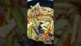 QUICK and EASY BREAKFAST RECIPE || Cheap and Healthy Recipe ||Vegetables w/ Tuna and Egg #Shorts