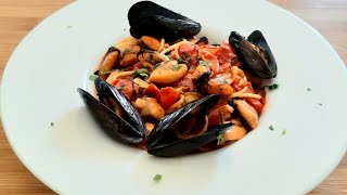 Spaghetti con le COZZE🐚 أشهر طبق معكرونة مع بلح البحر  الوصفة سهلة سريعة  واقتصادية المذاق روعة