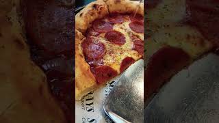 #youtubeshorts #yummy #pizza #pepperoni #food #satisfying #viralshort