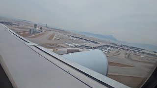 Cathay Pacific Hong Kong International Airport to Kuala Lumpur, Malaysia. 國泰香港國際機場飛往馬來西亞吉隆坡。