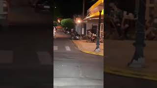 Estralando o chicote na avenida