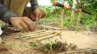 Wild Chicken Trap Technology Using Scissors  & Wood