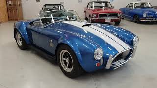 showroom et AC Cobra replica