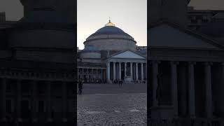 PIAZZA PLEBISCITO, NAPOLI