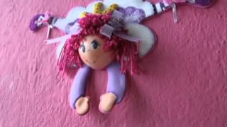 Muñeca fofucha para decoración