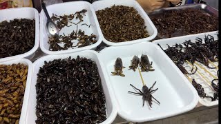 Prima Zi în Bangkok: Aventura pe Khaosan Road – Mâncând Scorpion și Tarantulă in night market 🦂🕷️💢❌